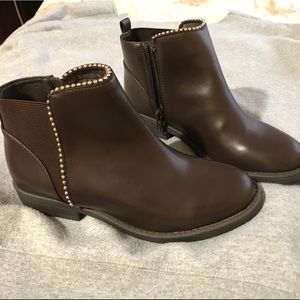 Girls boots